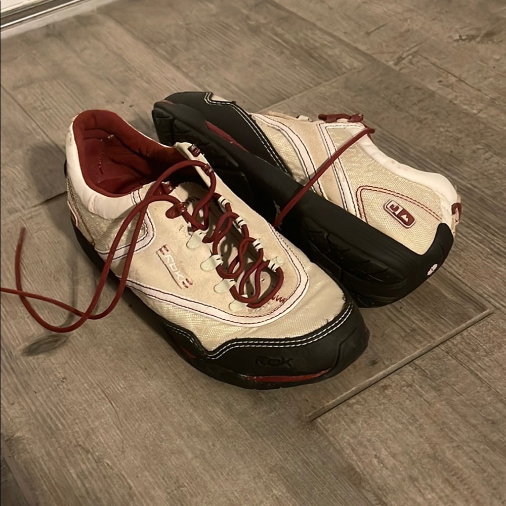 Reebok White and Red Athletic Shoes with Lace-Up Design